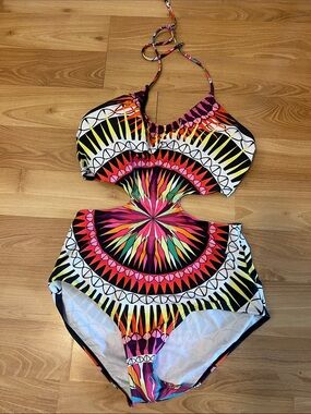 Padded multi geometric printed one-piece swimsuit with side cutouts